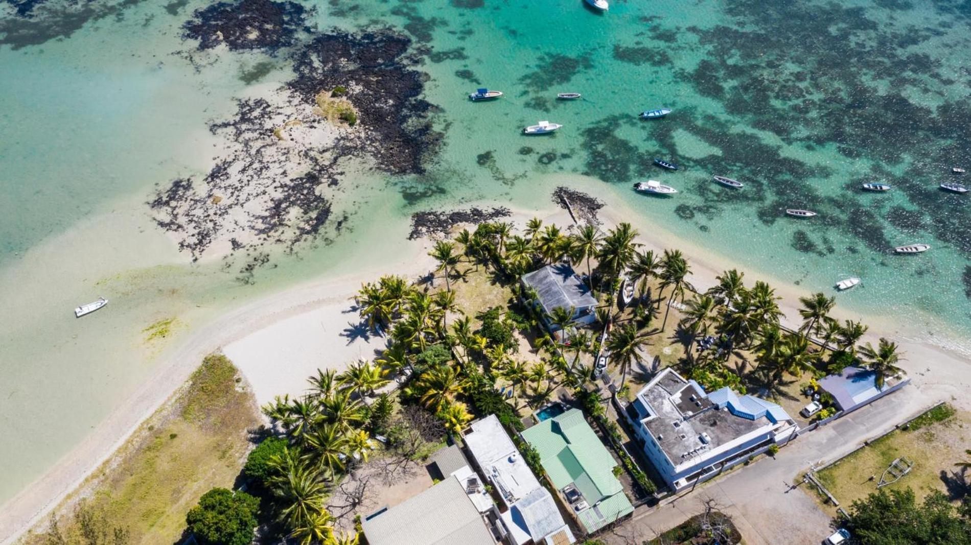 Quaint 4-bedroom In A Fishing Village Villa *