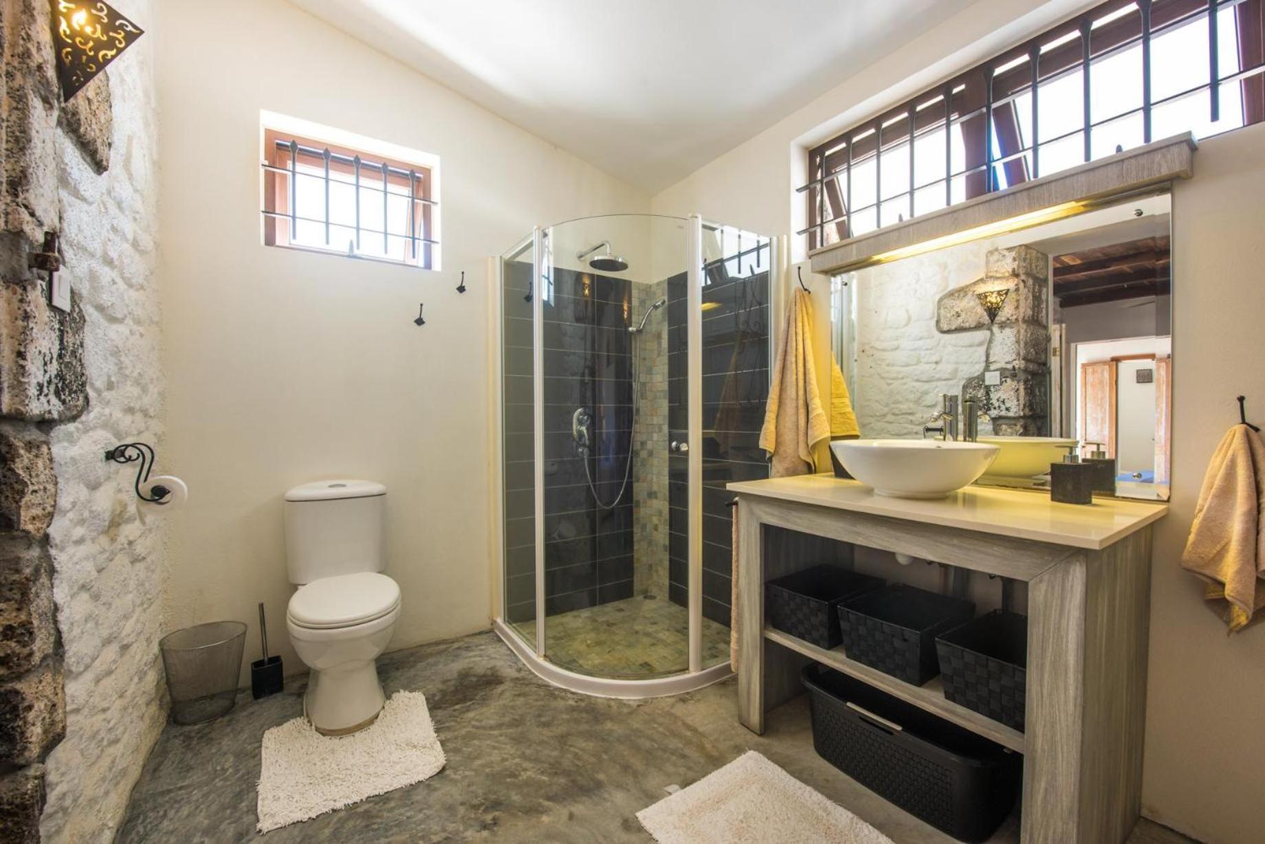 Quaint 4-bedroom In A Fishing Village Villa